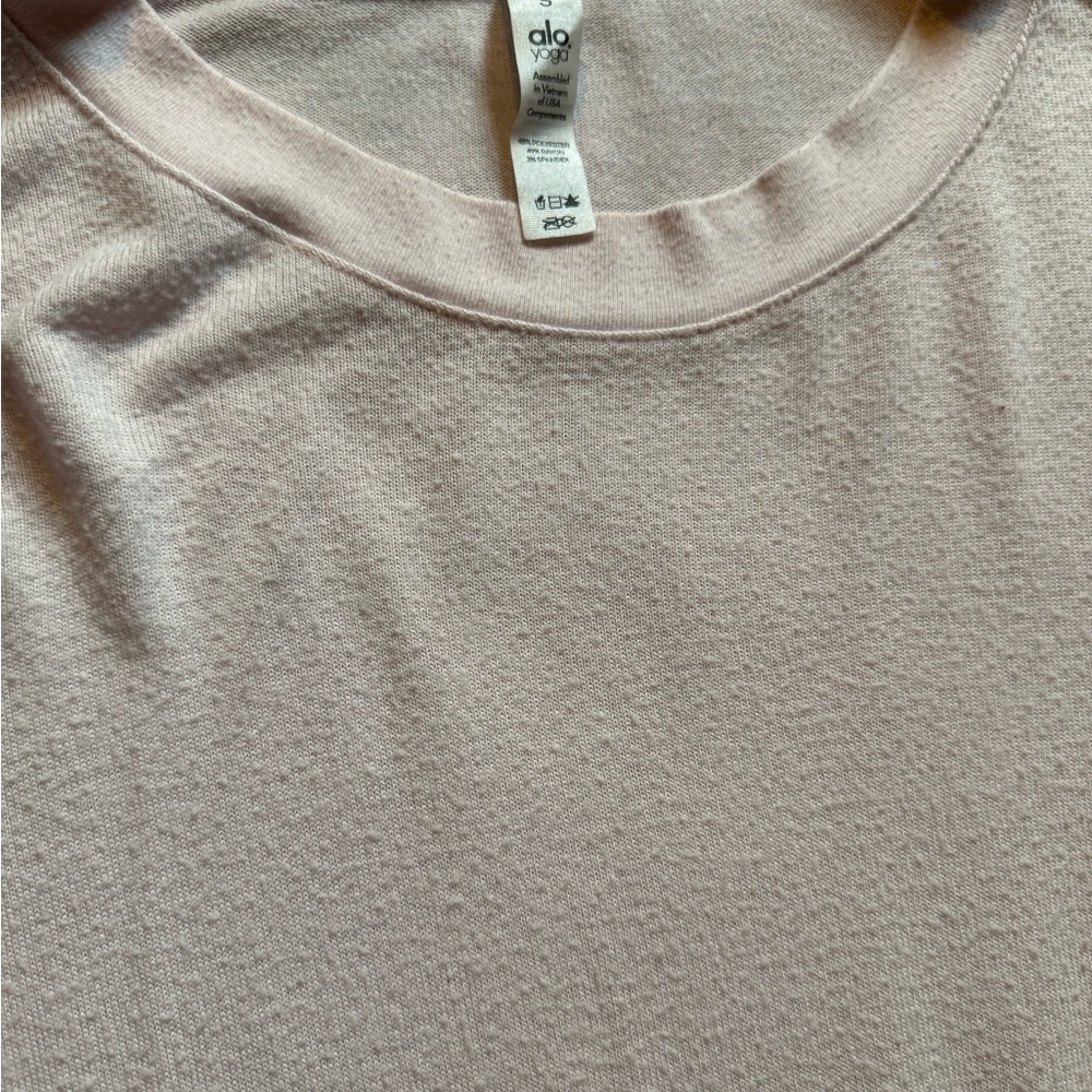 ALO Yoga Petal light  Pink Long Sleeve Tunic - Picture 2 of 3